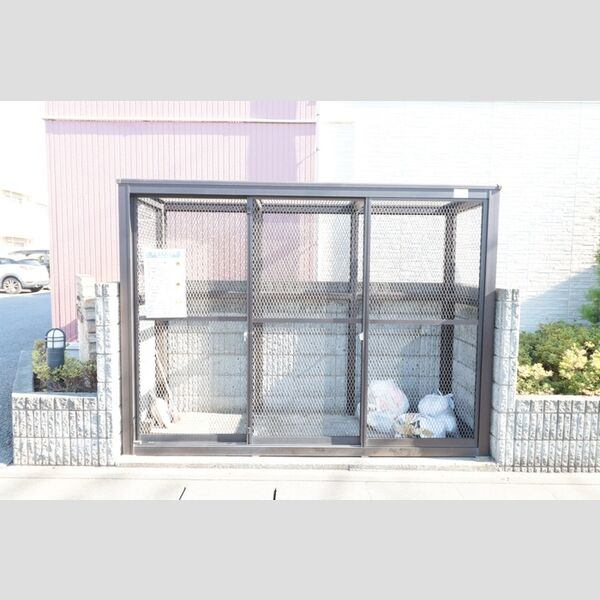 フェリーチェ ゴミ置き場