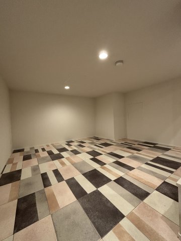 カーサエスポワール　Ａ棟202号室 タイル長のフローリングがおすすめです！