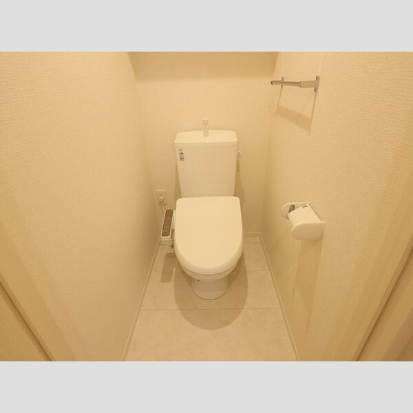 サンジェルマン中央林間2丁目202号室 トイレ