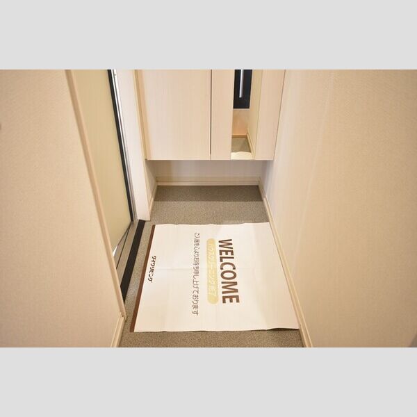 クレスト登戸 玄関