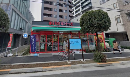 新宿区早稲田戸建 【スーパー】まいばすけっと 牛込柳町駅東店まで570ｍ