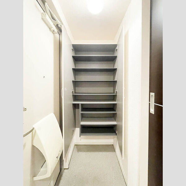 メルヴェーユK　A201号室 シューズボックス