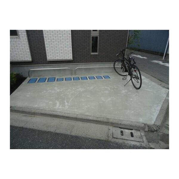 トラム・リビオン 駐車場