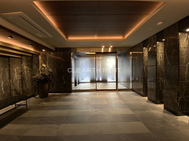 コンシェリア品川 ＢＡＹＳＩＤＥ ＣＯＵＲＴ1階 ★重厚感ある落ち着きのあるエントランスホール★