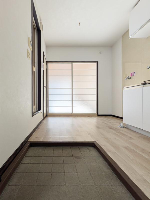 クレッシェンドK1階 玄関