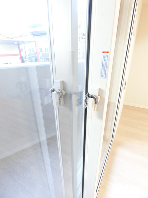 ガーラ・プレシャス三軒茶屋2階 バルコニー付きです