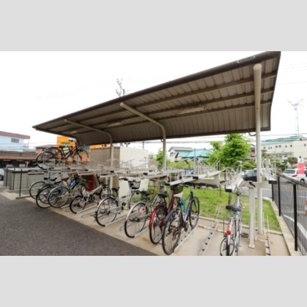 アルカンシェル 駐輪場