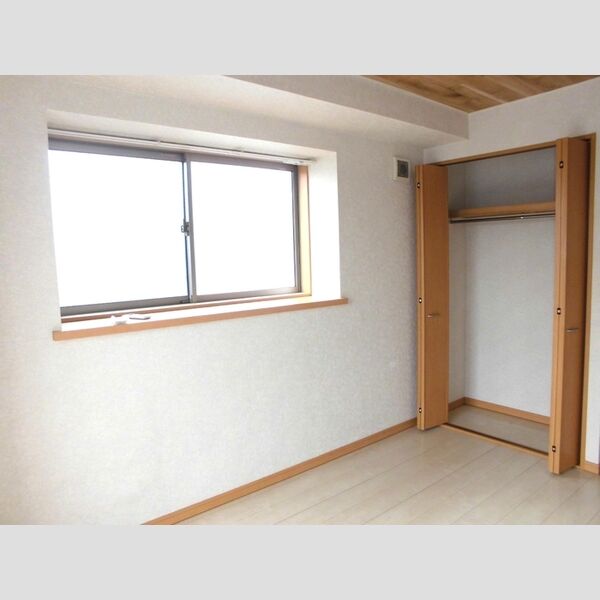 シャインヒル　Ⅱ301号室 洋室