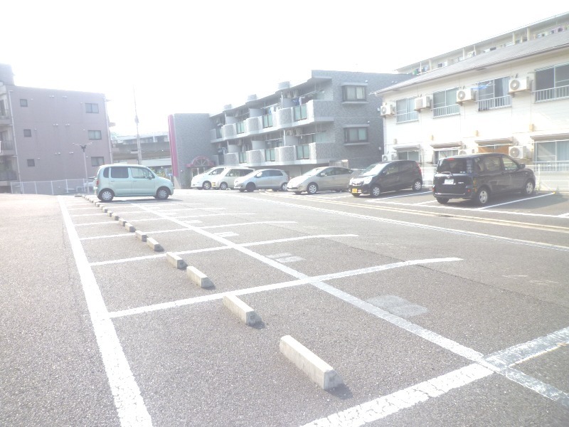 ライフステージ2階 駐車場
