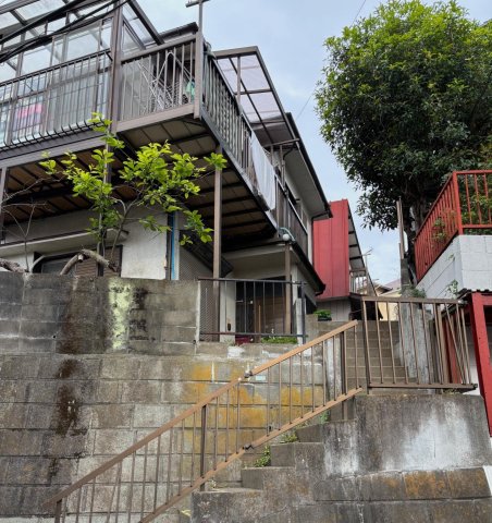 【程久保１丁目】ペットと楽しく暮らせる戸建て 入口