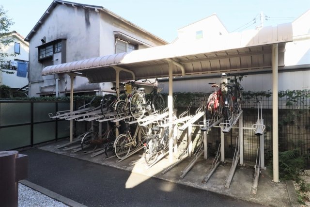ライオンズマンション都立大学第２2階 駐輪場