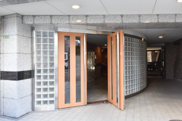 パークウェル千駄木駅前3階 エントランス