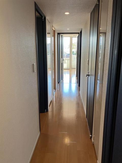 パークハウス吉祥寺北町グローヴⅣ403号室 2025年11月撮影　廊下