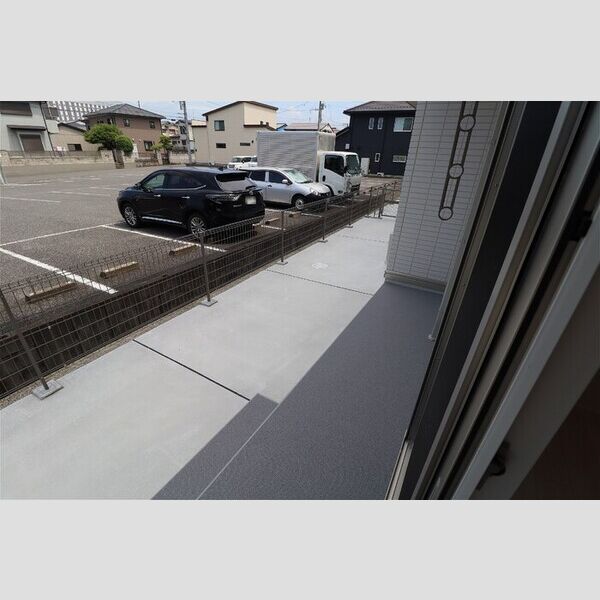 ベルニー太田101号室 専用庭