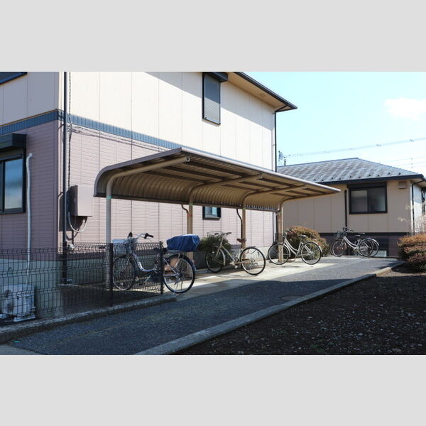 クレスト 駐輪場