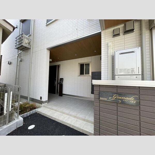 グラナーデ加賀 エントランス