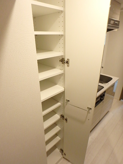 ガーラ・グランディ横浜鶴見11階 専用の収納スペースです