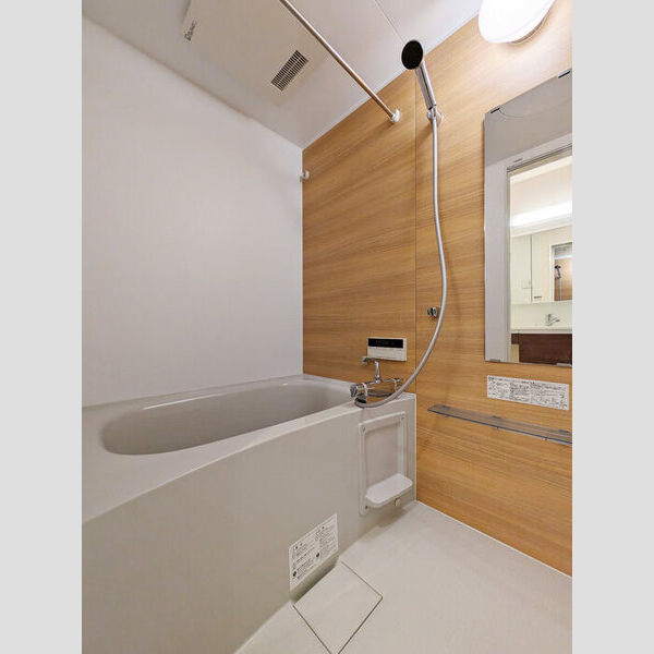 レフィナード103号室 バス