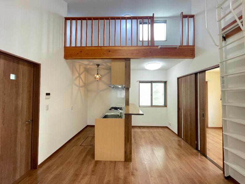 アウローラ リビング