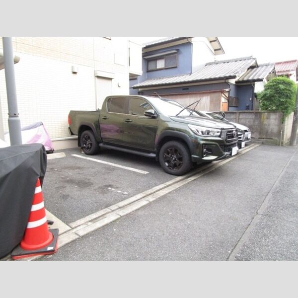 ミ・カーサ 駐車場