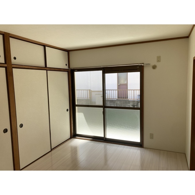 エンブレム103号室 内観