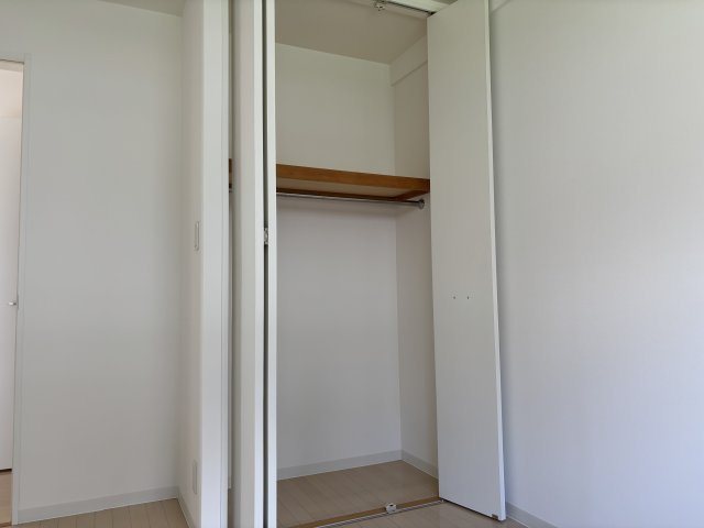 ＫＥＮＺＯ　ＨＡＵＳ　ｙｏｋｏｄａｉ クローゼット