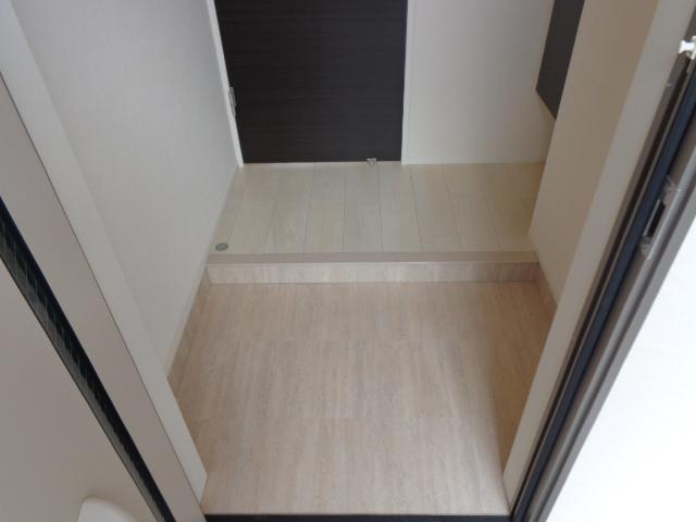 ラリアンス　参番館 玄関