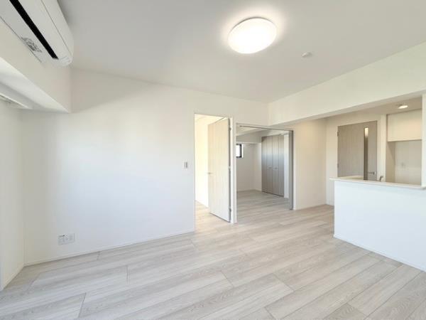 エレミ本蓮沼11階 リビング