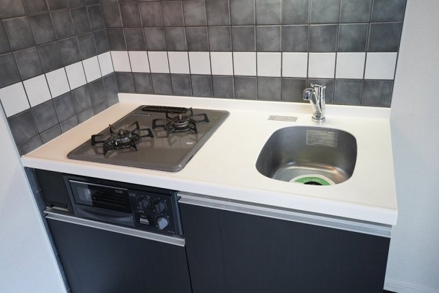 ロアール茅場町 システムキッチン（2口ガスコンロ・グリル付）