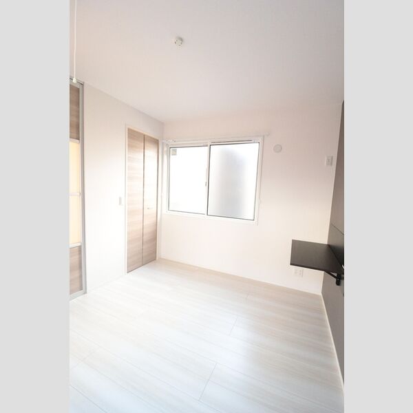 エクセリア上石原101号室 5.4帖の洋室