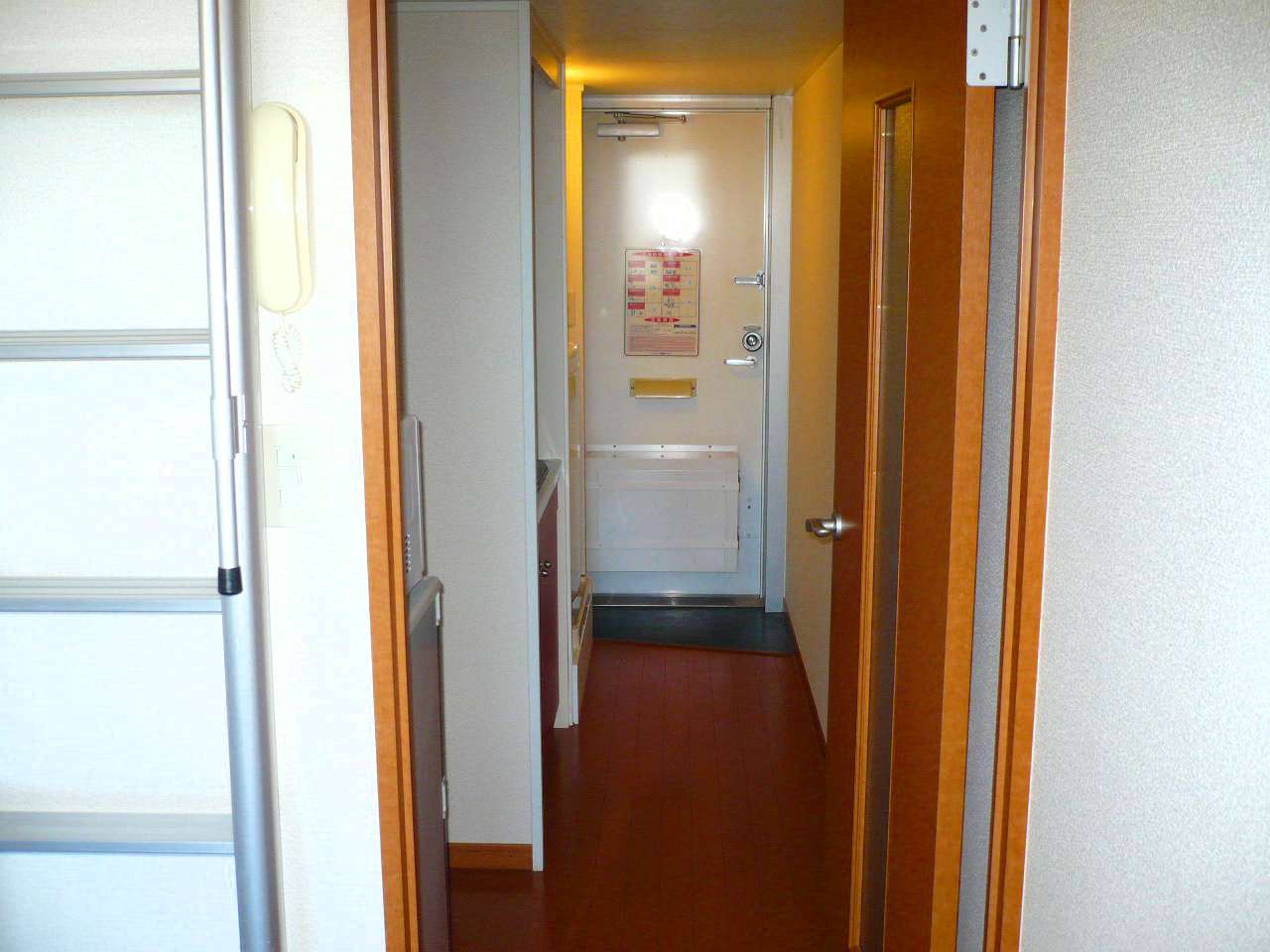 レオパレスｍｉｎｏ202号室 玄関