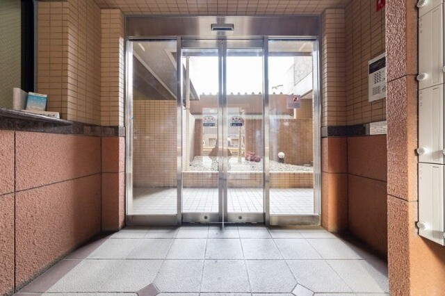 ミリオンステージ西早稲田壱番館6階 エントランス