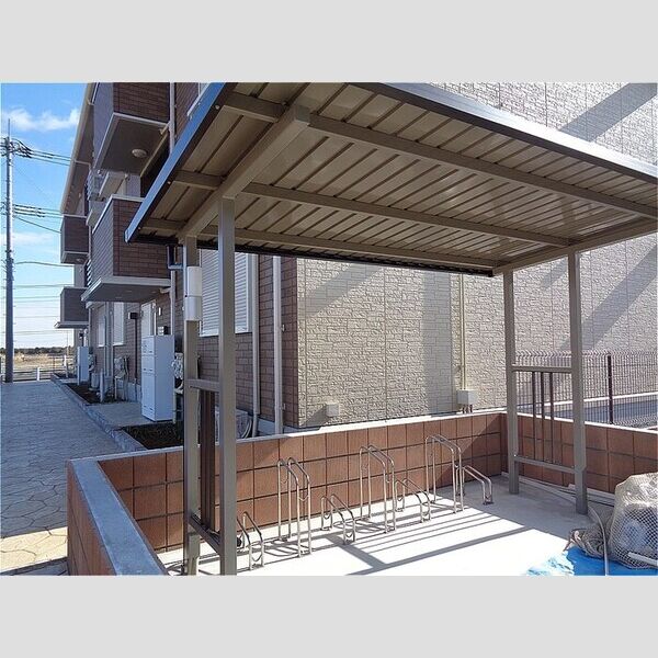 メゾン・ド・ラメール201号室 駐輪場