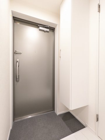 シティウォーク荏原中延0402号室 玄関