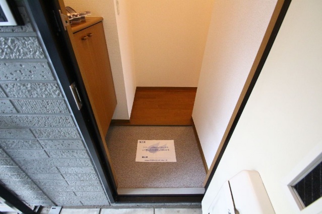 プラスサムⅡ1階 写真は同型201号室。現状優先