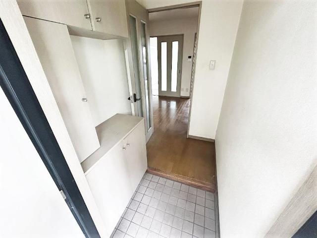 ガーデンスクエア102号室 玄関