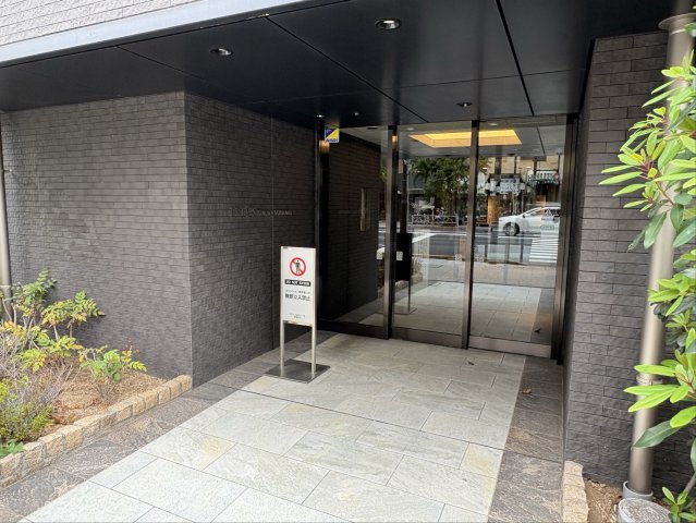 プレシス東京三ノ輪 エントランス