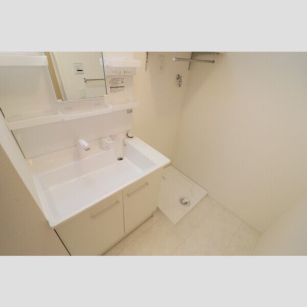 バレンティア 洗面