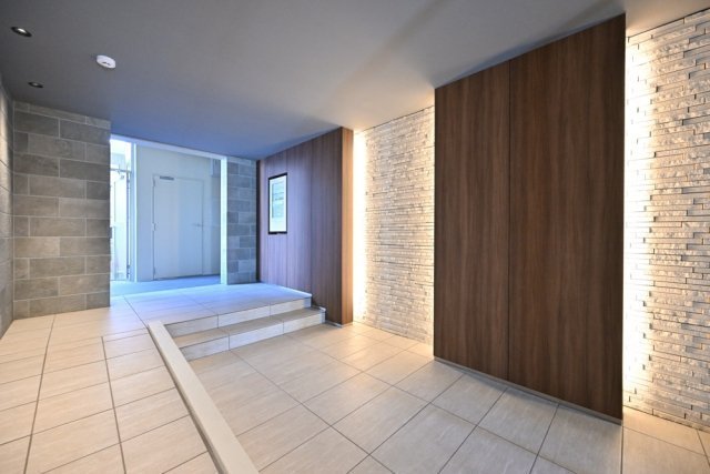 エルミ上落合2階 エントランス