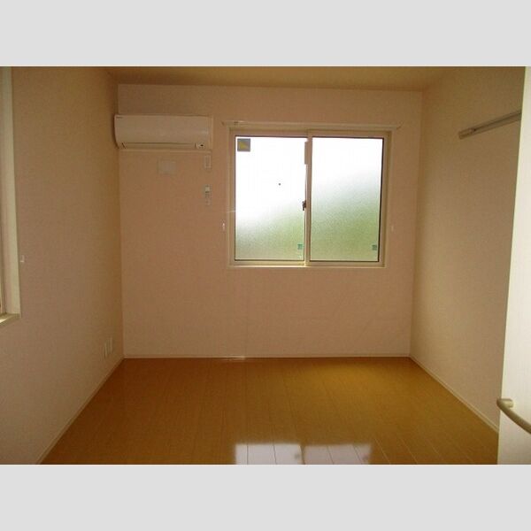 メゾンクオーレ103号室 居室