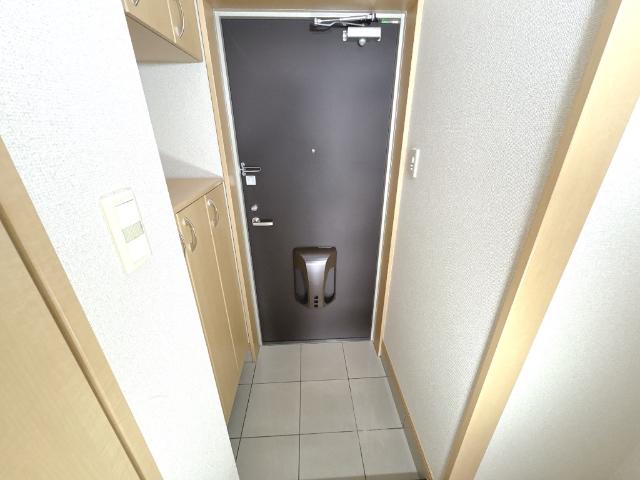 ロイヤルハイツ 玄関