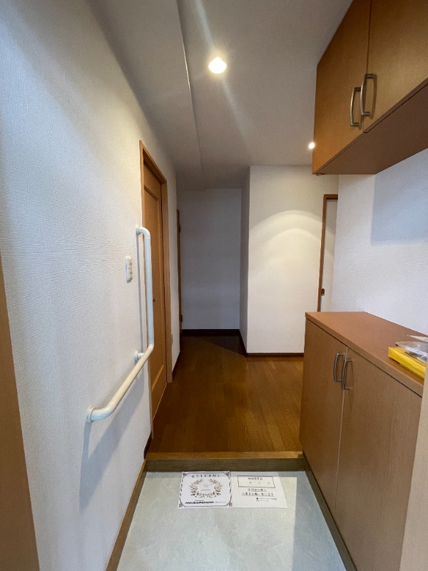 パストラル西府2階 玄関