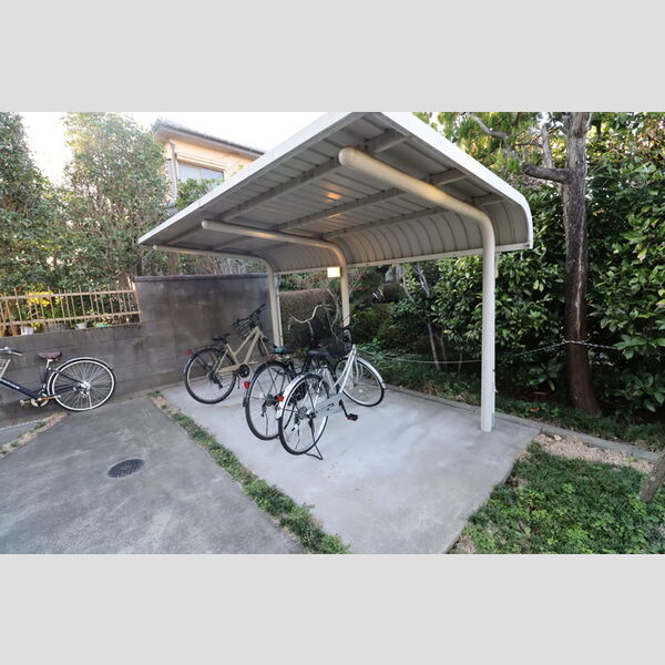 フューチャーブライト 駐輪場