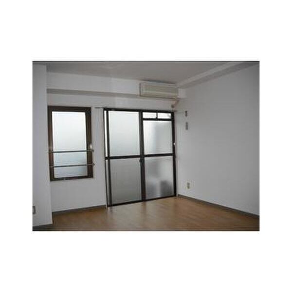 日野屋第2ビル リビング