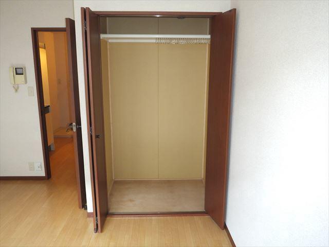 サンファミーリエ1階 収納