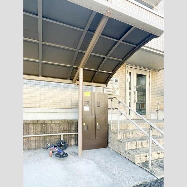 アンクレージュ　A/BA-202号室 A棟宅配ボックス