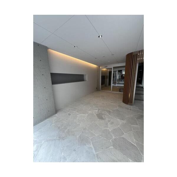 TAZ　Building201号室 エントランス