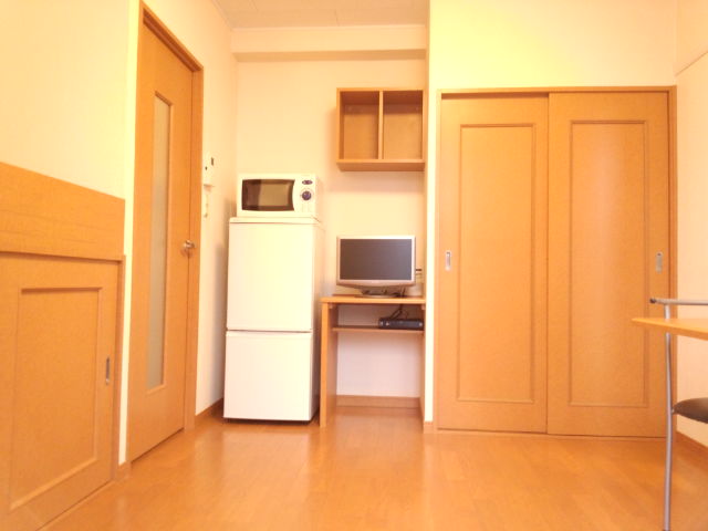 レオパレスフローラル北美町 リビング