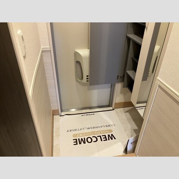 MKハイム103号室 玄関