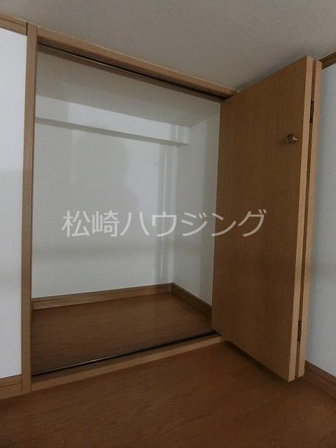 ブロードアロー1階 収納